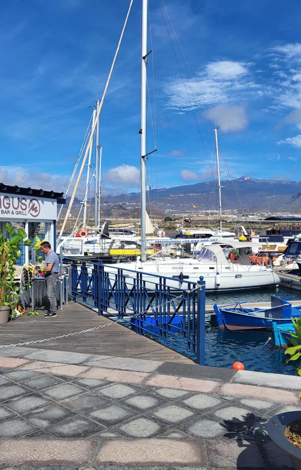 Yacht Oceanis Clipper Hotel Las Galletas Exterior photo